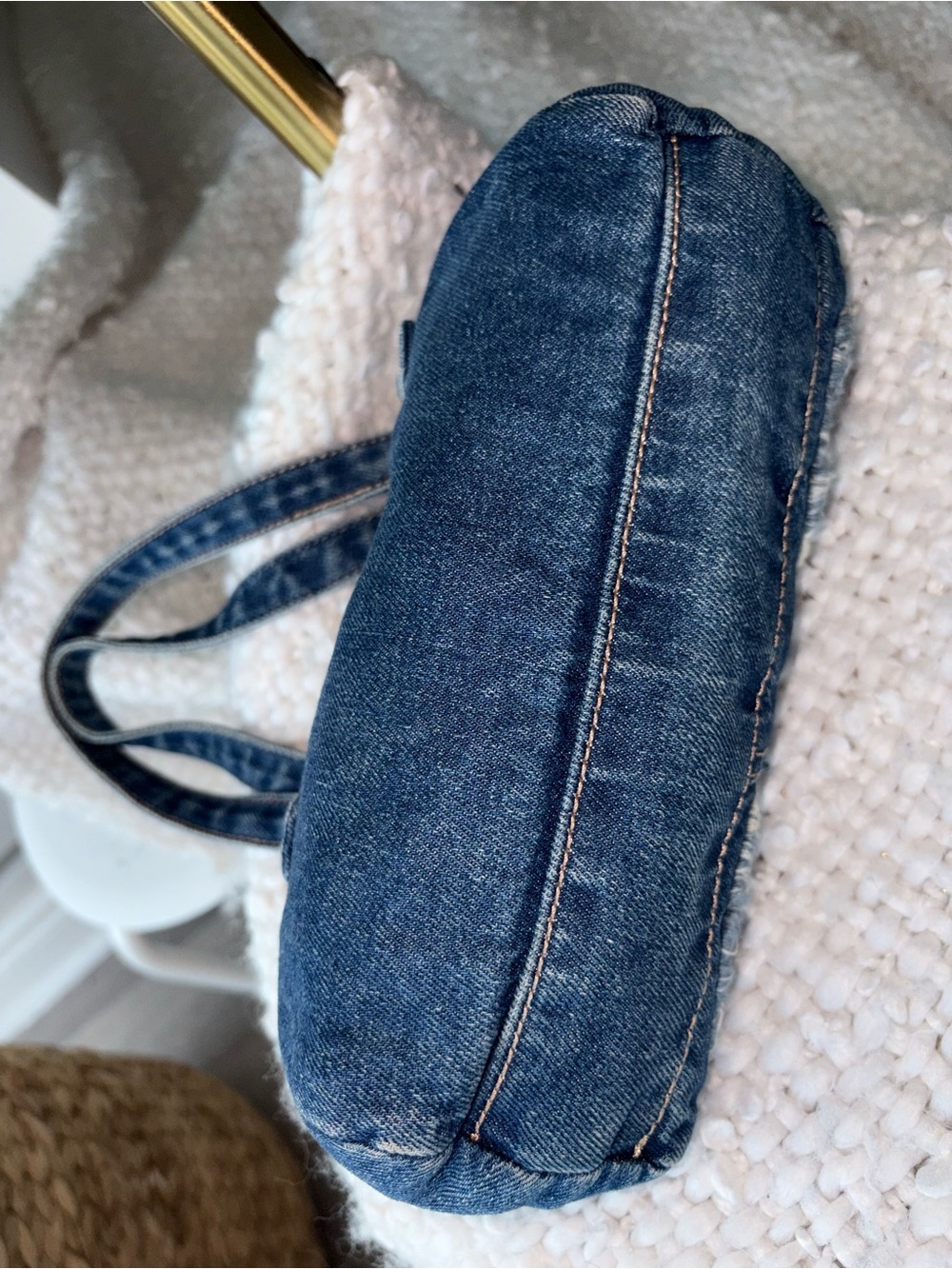 Vintage Y2K GUESS Denim Mini Barrel Shoulder Bag Frayed G Logo McBling Purse - Picture 6 of 7